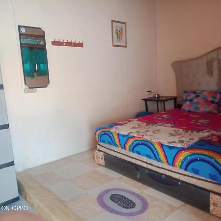 Salty Dog Hostel Telukdalem Ngoại thất bức ảnh