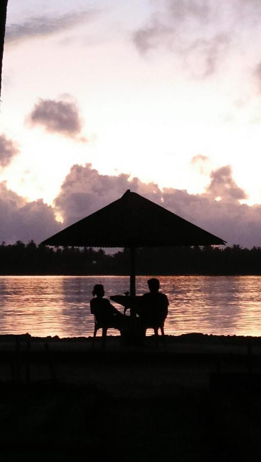 Salty Dog Hostel Telukdalem Ngoại thất bức ảnh